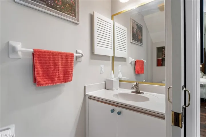 1st Floor 1/2 Bath