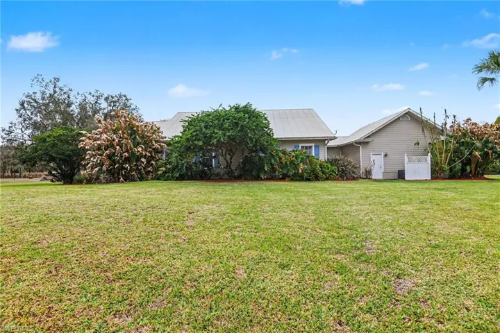 23150 N River Rd, Alva, Florida 33920