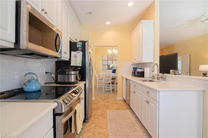 2436 Woodbourne Pl, Cape Coral, Florida 33991