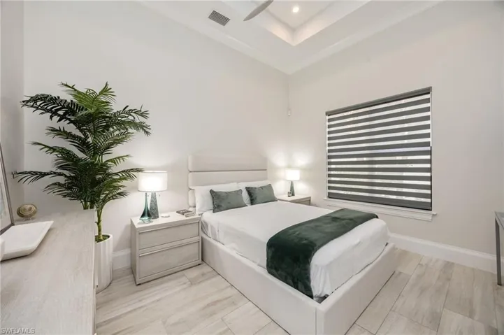 Guest ensuite #2