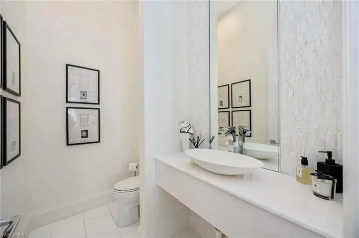 Powder room