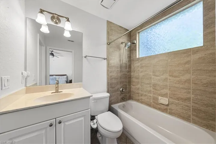 297  Sawgrass  CT, Naples, FL 34110