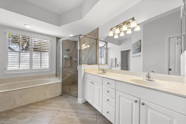 297  Sawgrass  CT, Naples, FL 34110