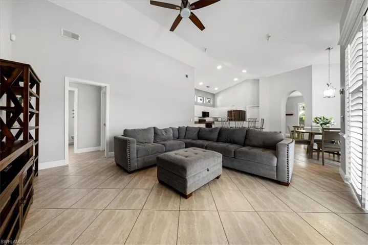297  Sawgrass  CT, Naples, FL 34110