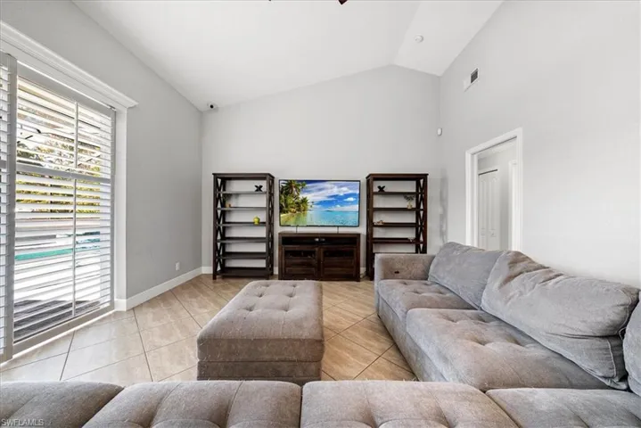 297  Sawgrass  CT, Naples, FL 34110
