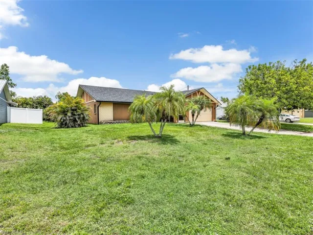 209 Ne 9th Ct, Cape Coral, Florida 33909