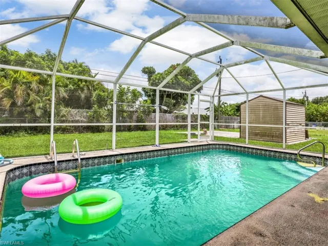 209 Ne 9th Ct, Cape Coral, Florida 33909