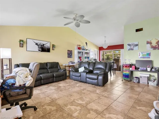 209 Ne 9th Ct, Cape Coral, Florida 33909