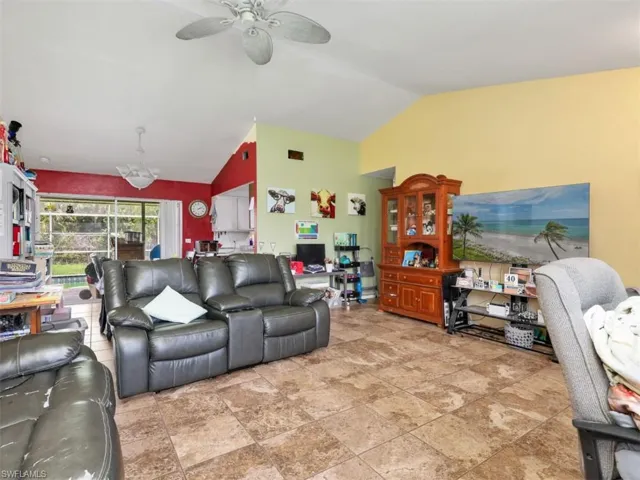 209 Ne 9th Ct, Cape Coral, Florida 33909