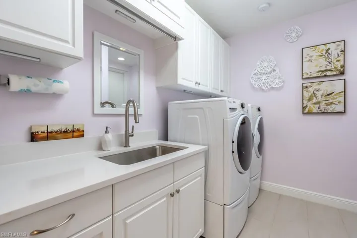 Laundry room utility tub