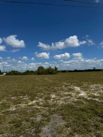 21 NE 27th  TER, Cape Coral, FL 33909