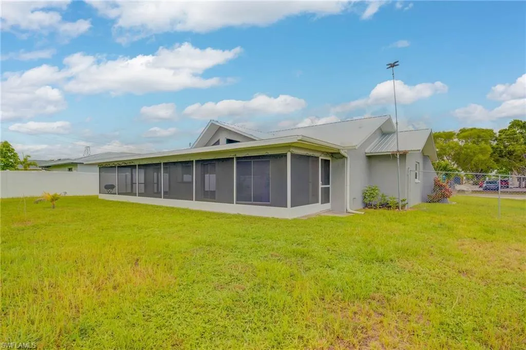 2228 15th PL, Cape Coral, FL 33990,225063111