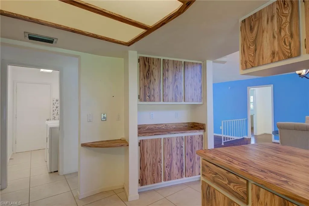 2228 15th PL, Cape Coral, FL 33990,225063111