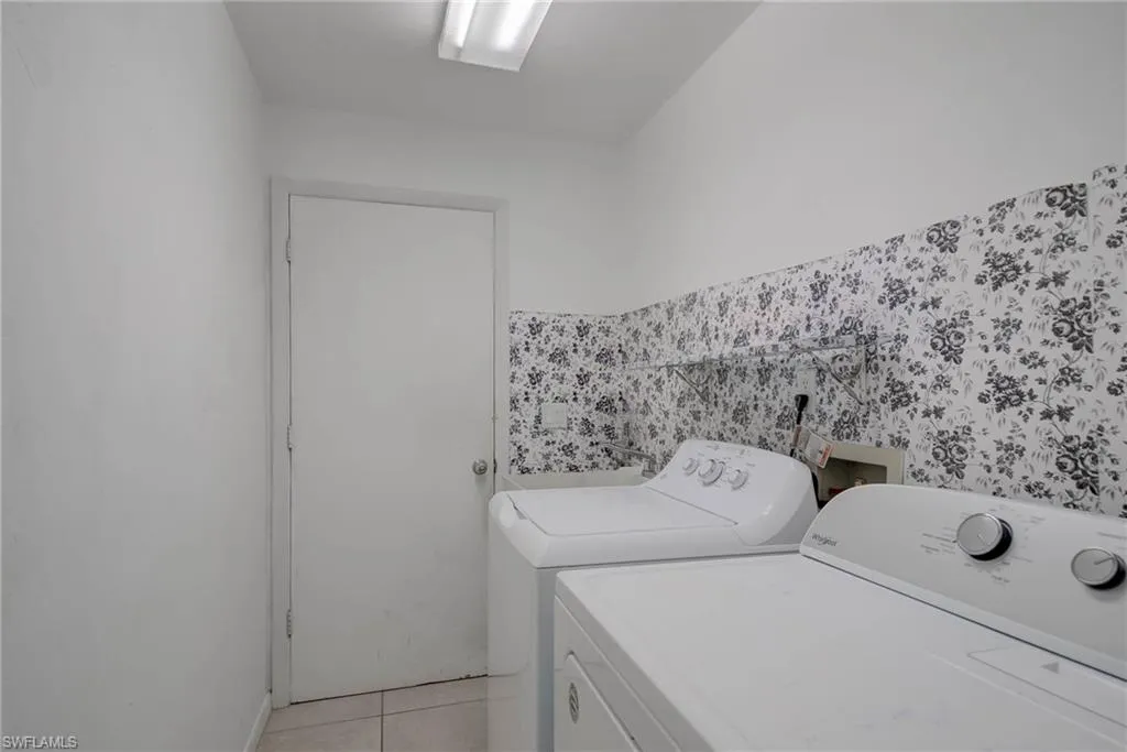 2228 15th PL, Cape Coral, FL 33990,225063111