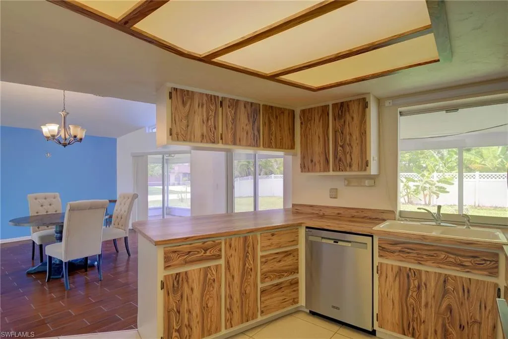 2228 15th PL, Cape Coral, FL 33990,225063111