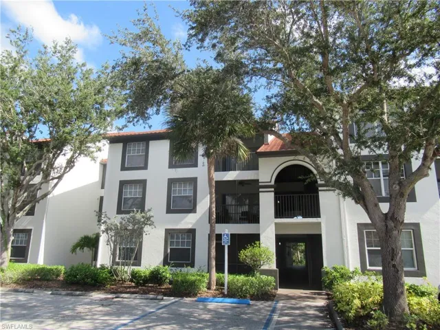 7905 Preserve Cir 124, Naples, Florida 34119