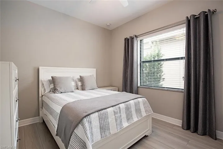 Private guest bedroom