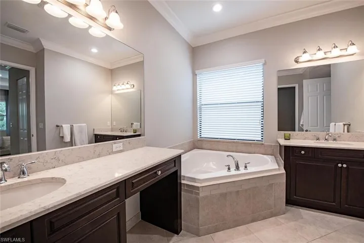 13612  Mandarin  CIR, Naples, FL 34109