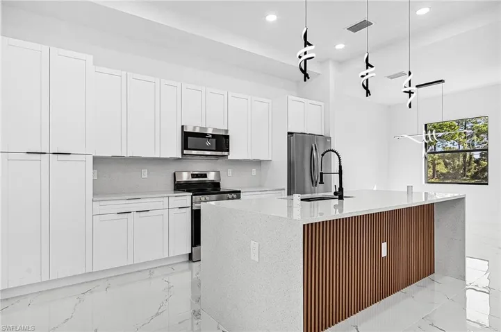 842 Nina Ave, Lehigh Acres, Florida 33974
