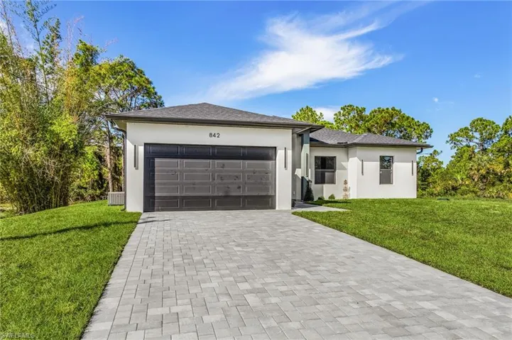 842 Nina Ave, Lehigh Acres, Florida 33974
