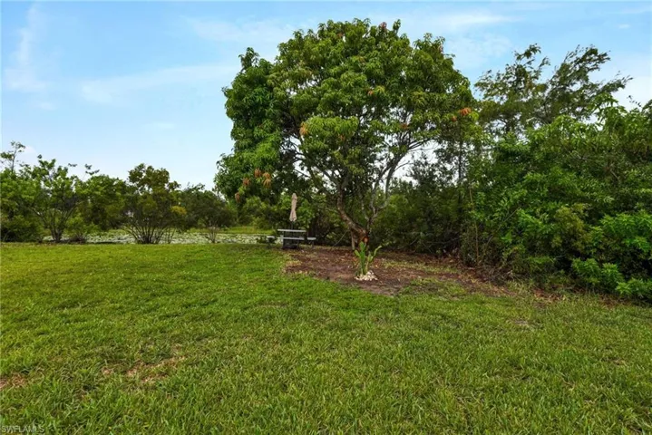 28 Cosmopolitan Dr 16, Lehigh Acres, Florida 33936