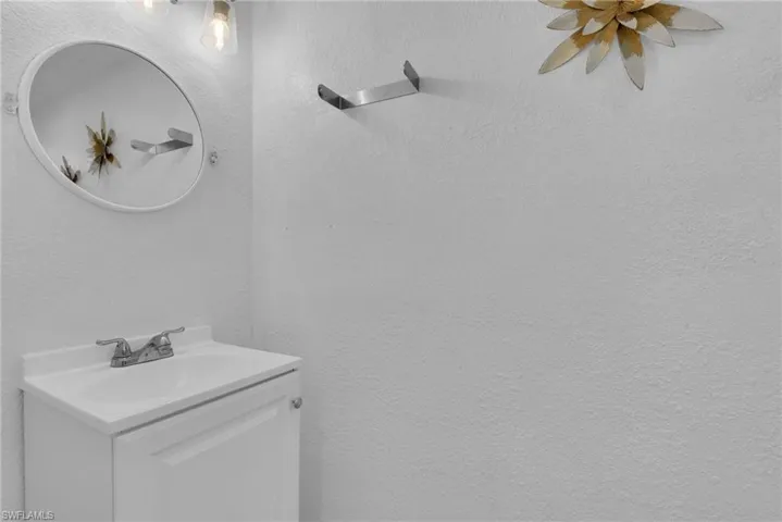 28 Cosmopolitan Dr 16, Lehigh Acres, Florida 33936
