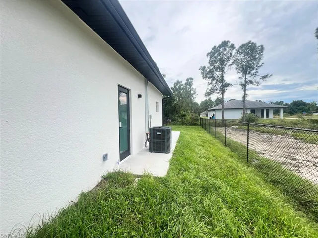 712 Bumby St E, Lehigh Acres, Florida 33974