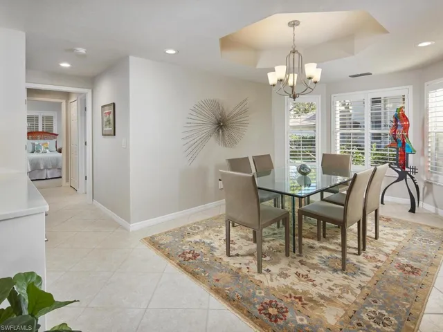 The dining room is conveniently, light and bright!
