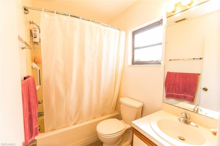 7129  Penner  LN, Fort Myers, FL 33907