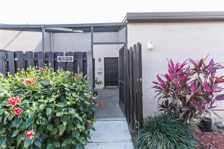 7129  Penner  LN, Fort Myers, FL 33907