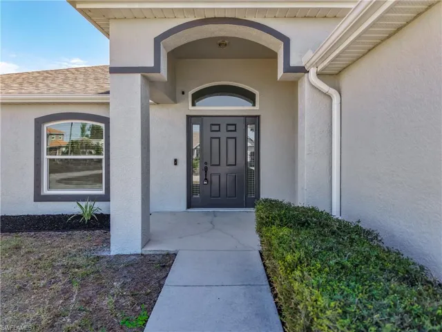 1723 Ne 2nd Pl, Cape Coral, Florida 33909
