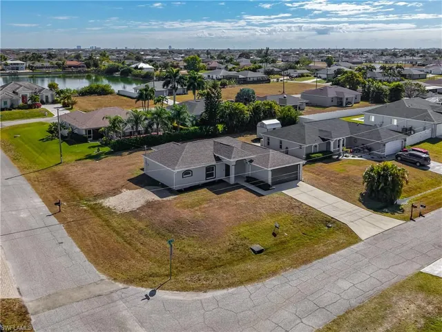 1723 Ne 2nd Pl, Cape Coral, Florida 33909