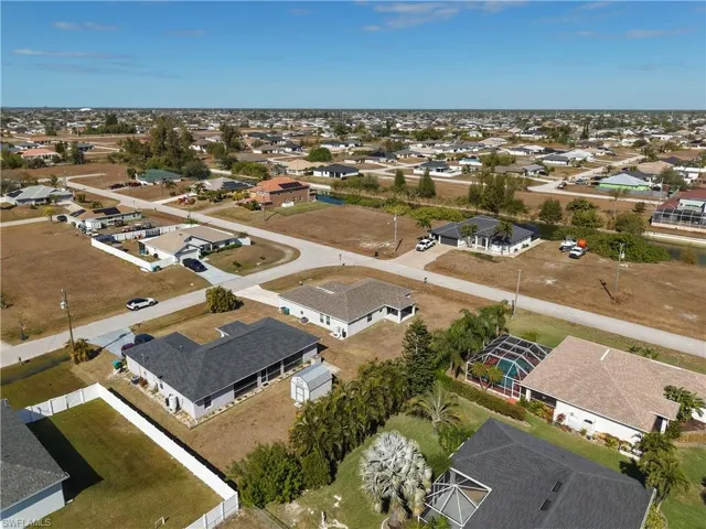 1723 Ne 2nd Pl, Cape Coral, Florida 33909