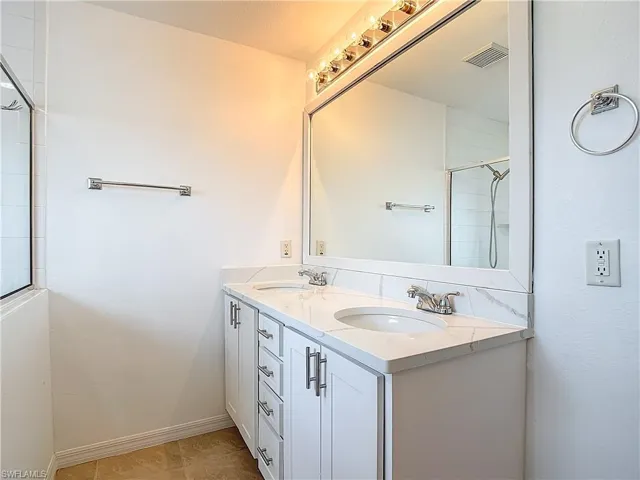 1723 Ne 2nd Pl, Cape Coral, Florida 33909