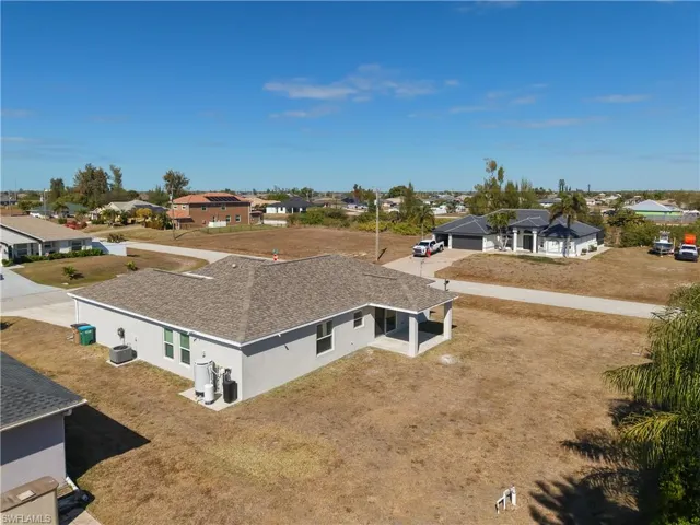 1723 Ne 2nd Pl, Cape Coral, Florida 33909
