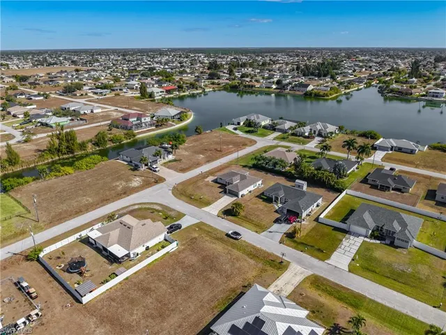 1723 Ne 2nd Pl, Cape Coral, Florida 33909