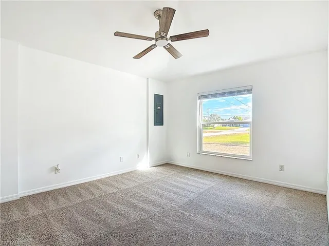 1723 Ne 2nd Pl, Cape Coral, Florida 33909