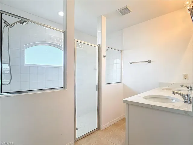 1723 Ne 2nd Pl, Cape Coral, Florida 33909
