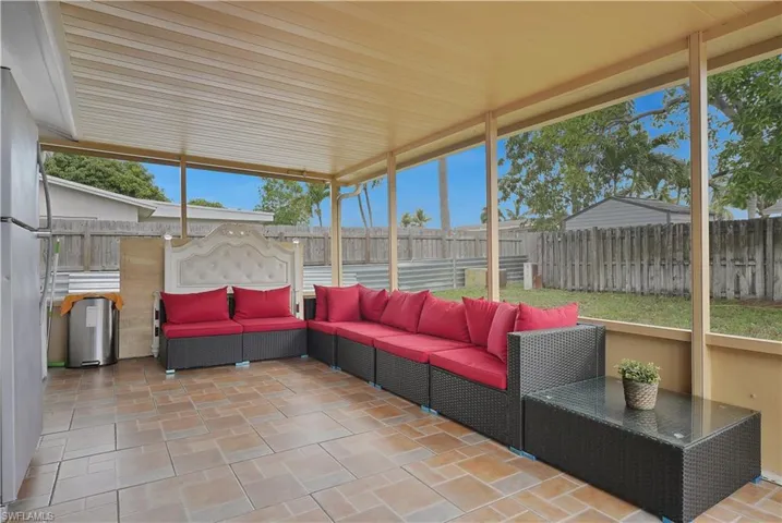 8641 Nw 8th St, Pembroke Pines, Florida 33024