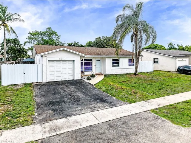8641 Nw 8th St, Pembroke Pines, Florida 33024