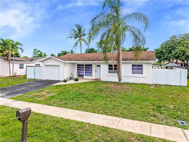 8641 Nw 8th St, Pembroke Pines, Florida 33024