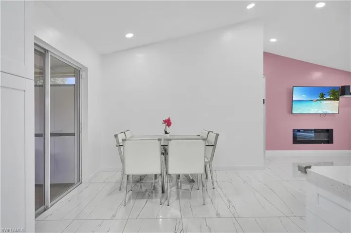 8641 Nw 8th St, Pembroke Pines, Florida 33024