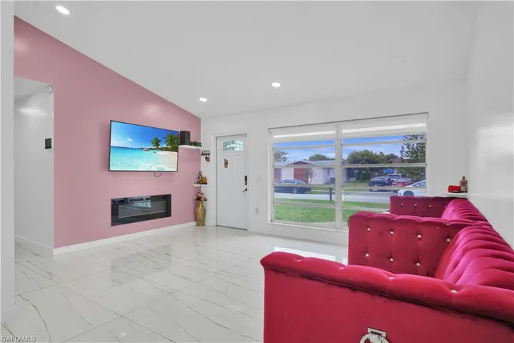 8641 Nw 8th St, Pembroke Pines, Florida 33024