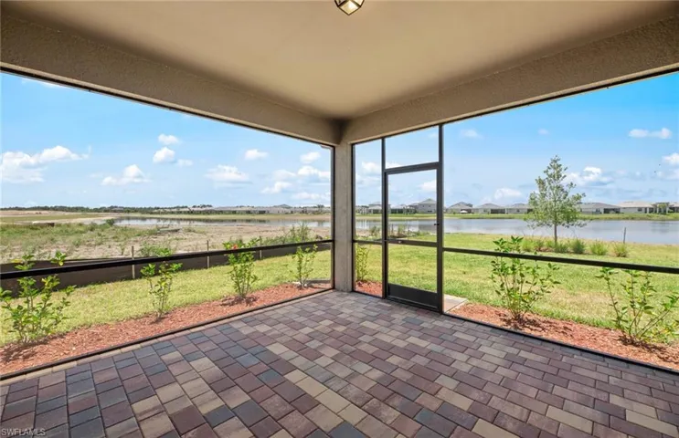 Privacy wall not visible in photo - Room for pool!
