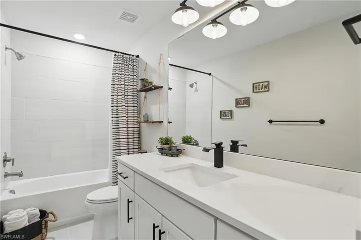 10415  Ventana  LN, Naples, FL 34120