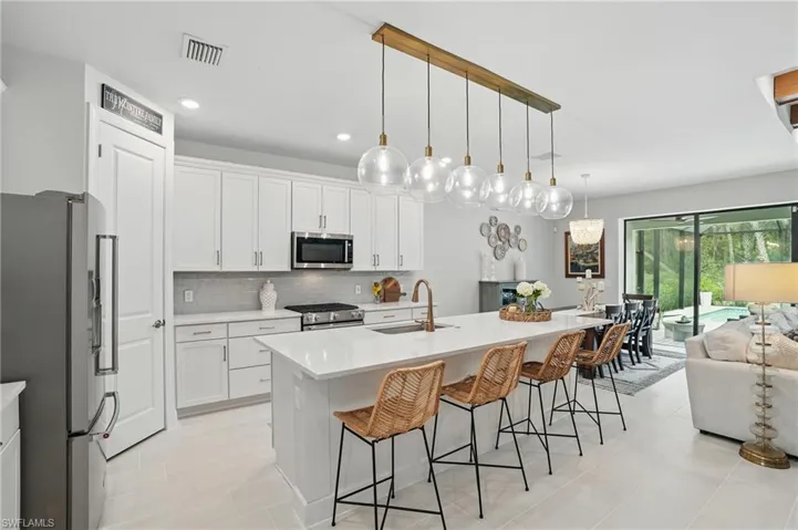 10415  Ventana  LN, Naples, FL 34120