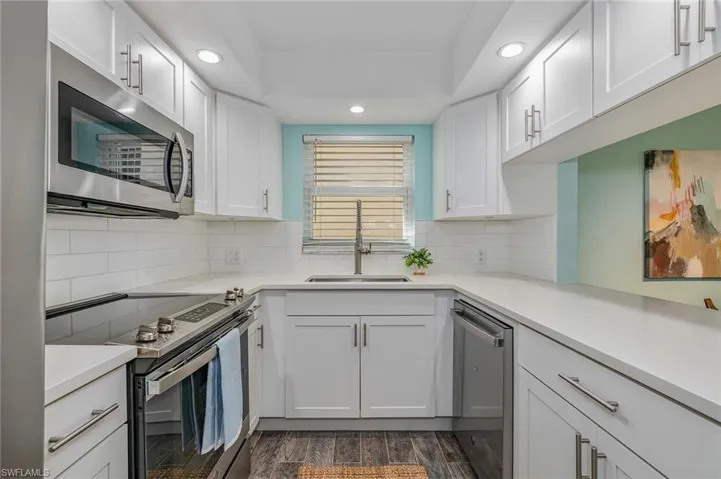 1549  Sandpiper  ST, Naples, FL 34102