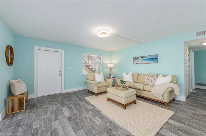 1549  Sandpiper  ST, Naples, FL 34102
