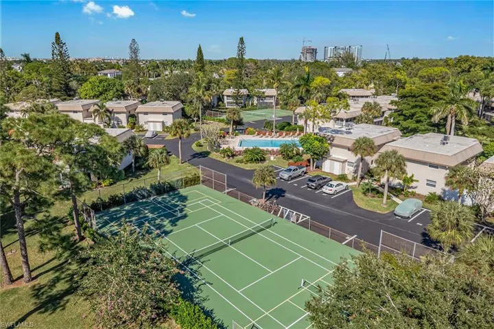 1549  Sandpiper  ST, Naples, FL 34102