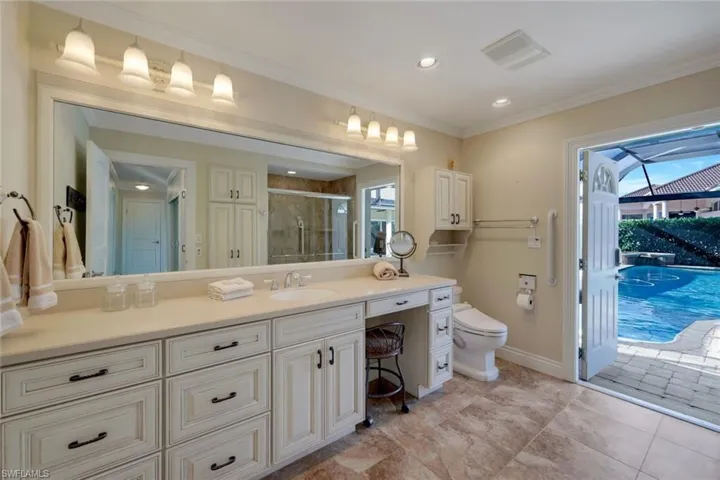 Super Size Guest Bath- Doubles As A Pool Bath- Bathrooms ALL have Porcelain Tile Flooring